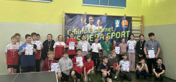 W dniu 13 listopada 2025r. odbyły się Drużynowe Mistrzostwa Gminy w Tenisie Stołowym dziewcząt i chłopców w Kluczewie